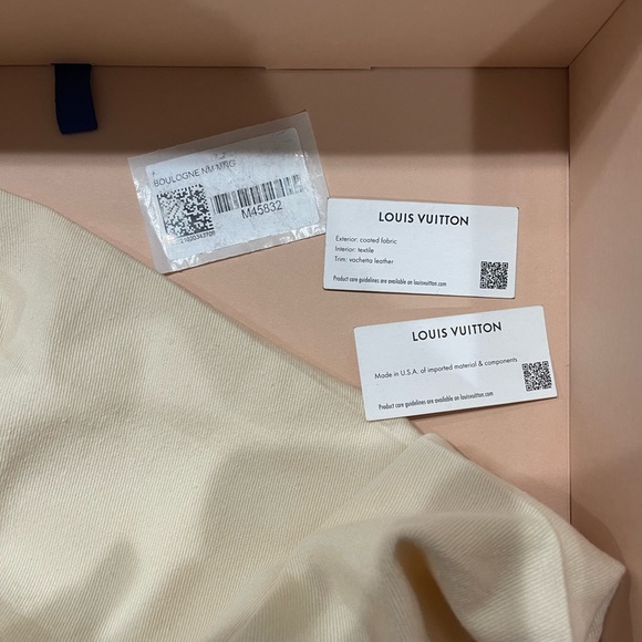 Louis Vuitton Shoulder Bag - Picture 7 of 9